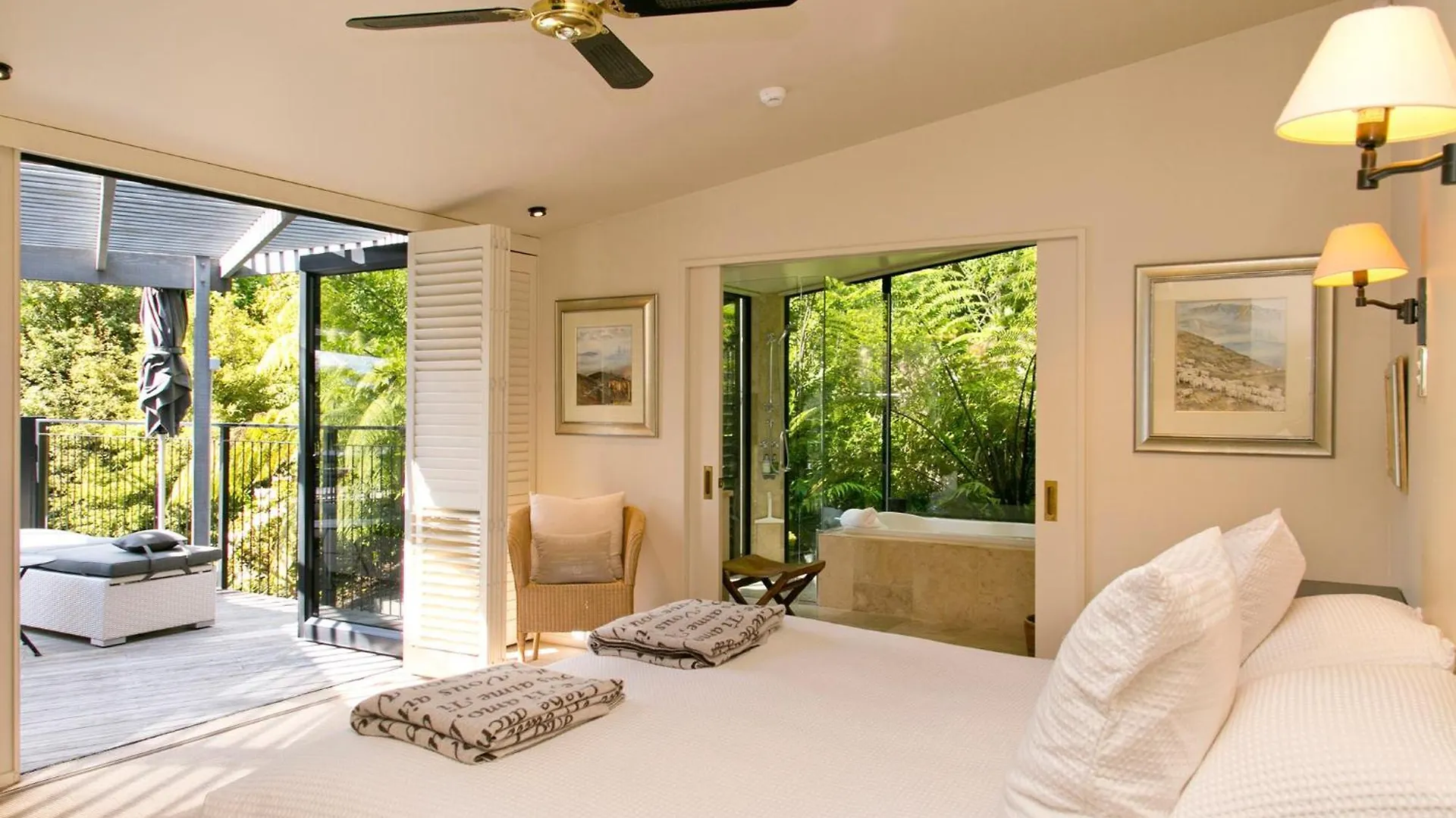 Lodge The Point Villas Taupo New Zealand